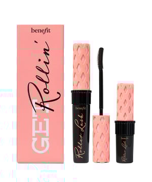 Discover the Benefit POREfessional Try Me Trio Gift Set. This collection includes travel-sized bestsellers: the iconic POREfessional Primer, POREfessional Get Unblocked Cleansing Oil, and POREfessional Deep Retreat Clay Mask. Perfect for trying new favorites or as a gift, this set is essential for pore perfection. Set includes: 7.5ml Primer, 45ml Cleansing Oil, and 30ml Clay Mask.