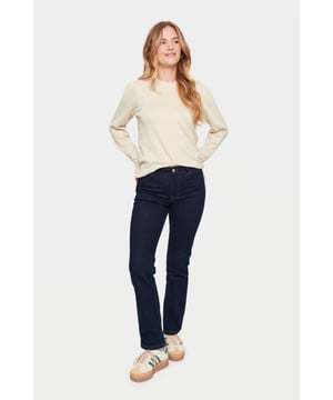 Regular fit,Lange mouwen  Fijne was 30°, niet bleken, niet in de droger drogen, Liggend laten drogen., koud strijken max. 110° C, Chemisch laten reinigen.  80% Viscose,20% Polyamide