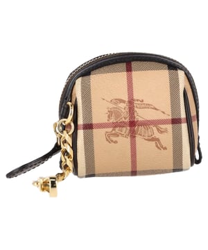 VINTAGE, RRP AS NEW
Chic and functional, the Burberry Mini Checked Zipped Coin Purse in beige leather showcases the brand’s iconic check pattern in a compact, everyday design. Crafted with precision and timeless appeal, it's perfect for keeping small essentials secure and stylish. **Styling tip:** Pair it with a classic trench coat and matching accessories for a signature Burberry-inspired ensemble.

 Burberry Mini Checked Zipped Coin Purse in Beige Leather

Condition: Excellent
Signs of wear: No retail tag, No visible sign of wear., 
Packaging: None
Color: Beige
Material: Leather
Size: One Size | One Size
Measurements: Width: 60; Height: 90; Length: 80
SKU: NAPPUGBSM500288W