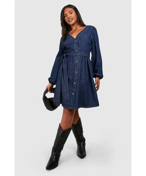 Bring a new kinda attitude in this latest piece from our collection of plus size dresses. Available in UK sizes 16-24, our range of curve dresses carries all the on-trend pieces you need to feel confident. Whether it's a plus size black dress or skater style you're adding to your basket, we promise no more awkward fits, just dresses you can depend on. Work a flattering plus size t-shirt dress or smock shapes during the day, then take on the night in sexy styles, maxi lengths and Bardot necklines. From sexy plus size dresses to work-wear appropriate options, shop it all on boohoo.Style: Denim DressFabric: DenimLength: MiniSleeve Length: Long Sleeve