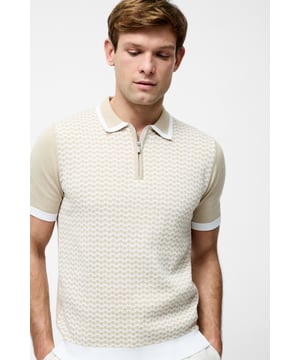 This diamond-style knit polo from French Connection is a staple for the Spring/Summer season! Features an all-over diamond style colour block design, 1/4 zip collar, short sleeves and ribbed elasticated hems. Made from cotton fabric to ensure comfort and high quality.