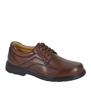 Designed for comfort and durability, the Roamers Extra Wide 4 Eye Lace to Toe Mud Guard Casual shoes offer a perfect blend of style and functionality. Crafted from rich brown leather, these casual shoes feature an extra wide fit with a 3in1 fitting system, accommodating E to 3E widths for personalised comfort. 
 The lace-to-toe design with four eyelets ensures a secure fit, while the mud guard adds extra protection and durability for everyday wear. Inside, the combination of leather and textile lining along with a leather sock provides breathability and softness. The lightweight PU sole delivers excellent support and traction, making these shoes ideal for all-day casual use.
 
 - Extra Wide Fit - 3in 1 Fitting System ( E  3E)
 - Brown leather upper
 - Classic 4 eye lace-up closure
 - Mud guard
 - Leather / textile lining
 - Lightweight PU sole