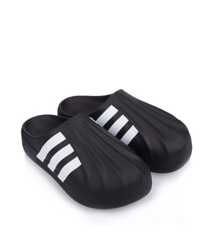 Easy-on  easy-off shoes made with nature.Adifom constructionSlip-onRegular fitAdifom constructionSoft feel