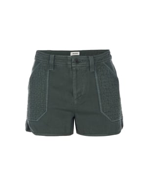 100% Baumwolle; Zadig & Voltaire SEI COTTON TWILL Shorts; Modell: WWBS00133 24S; Hochwertig verarbeitet; 100% Baumwolle; Verschluss: Knopf, Reißverschluss; Gürtelschlaufen; Zwei Fronttaschen; Eine Klapptasche mit Knopf und eine aufgesetzte Tasche auf der Rückseite; Zadig & Voltaire Logo-Details