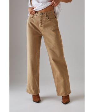 Relaxed boyfriend fit with a contemporary low-rise waist
        Washed denim finish for a lived-in, authentic look
        Classic five-pocket design with traditional stitching detail
        Straight leg silhouette with a full-length cut
        Button-through fastening with branded hardware
    
    These washed denim boyfriend jeans from Warehouse offer the perfect balance of comfort and style for your casual wardrobe. The relaxed fit and low-rise waist create an effortlessly cool silhouette that works brilliantly with a simple white tee and ankle boots, as styled on our model. The straight leg design makes these jeans incredibly versatile - roll the hems for a more casual daytime look or wear full-length for evening drinks. The washed finish gives these jeans a wonderfully soft feel and authentic character that will only improve with wear. Perfect for family gatherings, weekend brunches or casual Friday at the office - simply switch your footwear from trainers to heeled boots to transition your look from day to night.