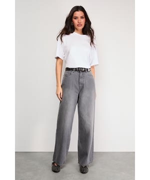 Relaxed boyfriend fit with a contemporary low-rise waist
        Washed denim finish for a lived-in, authentic look
        Classic five-pocket design with traditional stitching detail
        Straight leg silhouette with a full-length cut
        Button-through fastening with branded hardware
    
    These washed denim boyfriend jeans from Warehouse offer the perfect balance of comfort and style for your casual wardrobe. The relaxed fit and low-rise waist create an effortlessly cool silhouette that works brilliantly with a simple white tee and ankle boots, as styled on our model. The straight leg design makes these jeans incredibly versatile - roll the hems for a more casual daytime look or wear full-length for evening drinks. The washed finish gives these jeans a wonderfully soft feel and authentic character that will only improve with wear. Perfect for family gatherings, weekend brunches or casual Friday at the office - simply switch your footwear from trainers to heeled boots to transition your look from day to night.