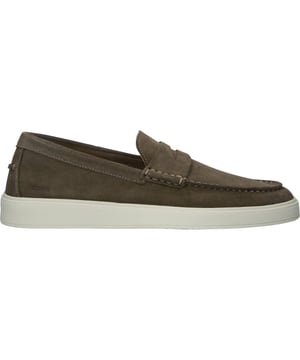 Slip-ons der Marke Blackstone. In der Farbe CARIBOU. Hergestellt aus Suede mit einem Futter aus Leather. Dieser Schuh ist mit einer Cup Sohle gefertigt.