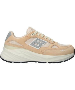 Runner Sneaker der Marke Blackstone. In der Farbe MACADAMIA. Hergestellt aus Suede mit einem Futter aus Terry. Dieser Schuh ist mit einer EVA Sohle gefertigt.