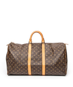 Louis Vuitton Bolsas Keepall 55 Bolsa de viaje en Marrón Lona recubierta y Latón dorado hardware. El producto esta en Muy Buenas Condiciones (AB).
  Dimensiones: 55x28x25 cm 
  Accesorios incluidos: None
  Notas de Exterior: Vachetta ligeramente oscurecida, Marcas de agua en vachetta
Notas de la correa/asa: Oscurecido
  BrandCo Paris encuentra artículos raros y en las mejores condiciones a precios increíbles. ¡Vale la pena tener paciencia! Compra con confianza: todos los artículos de BrandCo Paris son seleccionados y autenticados cuidadosamente por nuestro equipo de expertos.
  Todos los artículos vienen con un certificado de autenticidad y un embalaje entregado por BrandCo Paris.
  Tabla de clasificación de la condición del artículo
  N (como nuevo)
  AA (perfecto estado)
  A (excelente estado)
  AB (muy buen estado)
  B (bueno/regular)