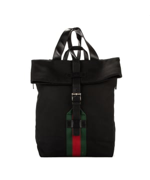 Gucci Tassen Sherry Line Backpack  Rugzak in de Zwart Doek in de Zilver  hardware. Het product is in In Perfecte Staat (AA).
  Afmetingen: 30x45x19 cm 
  Inclusief accessoires: None
  Opmerkingen over de hardware: Verkleurd
  BrandCo Paris vindt zeldzame artikelen in de beste staat voor ongelooflijke prijzen. Het is de moeite waard om geduldig te zijn! Koop met vertrouwen: alle artikelen van BrandCo Paris worden zorgvuldig geselecteerd en geverifieerd door ons team van experts.

  Alle artikelen worden geleverd met een certificaat van echtheid en verpakt door BrandCo Paris.

  Classificatietabel voor de conditie van het artikel:

  N (als nieuw)
  AA (perfecte staat)
  A (uitstekende staat)
  AB (zeer goede staat)
  B (goede/redelijke staat)