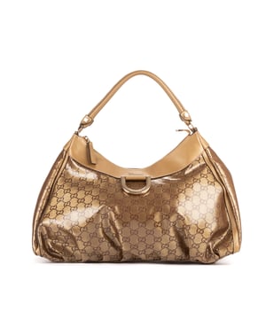 Gucci Bolsas Large D-Ring Hobo  Bolso bandolera en Beige/Marrón Lona recubierta y Oro hardware. El producto esta en Perfectas Condiciones (AA).
  Dimensiones: 37x26x10.5 cm 
  Accesorios incluidos: Dustbag
  
  BrandCo Paris encuentra artículos raros y en las mejores condiciones a precios increíbles. ¡Vale la pena tener paciencia! Compra con confianza: todos los artículos de BrandCo Paris son seleccionados y autenticados cuidadosamente por nuestro equipo de expertos.
  Todos los artículos vienen con un certificado de autenticidad y un embalaje entregado por BrandCo Paris.
  Tabla de clasificación de la condición del artículo
  N (como nuevo)
  AA (perfecto estado)
  A (excelente estado)
  AB (muy buen estado)
  B (bueno/regular)