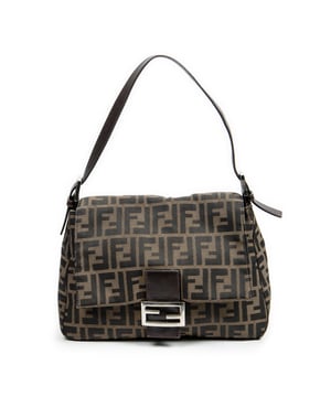Fendi Tassen Mama Baguette  Schoudertas in de Bruin/Zwart Doek in de Zilver  hardware. Het product is in In Uitstekende Staat (A).
  Afmetingen: 28x22x12 cm 
  Inclusief accessoires: Dustbag
  
  BrandCo Paris vindt zeldzame artikelen in de beste staat voor ongelooflijke prijzen. Het is de moeite waard om geduldig te zijn! Koop met vertrouwen: alle artikelen van BrandCo Paris worden zorgvuldig geselecteerd en geverifieerd door ons team van experts.

  Alle artikelen worden geleverd met een certificaat van echtheid en verpakt door BrandCo Paris.

  Classificatietabel voor de conditie van het artikel:

  N (als nieuw)
  AA (perfecte staat)
  A (uitstekende staat)
  AB (zeer goede staat)
  B (goede/redelijke staat)