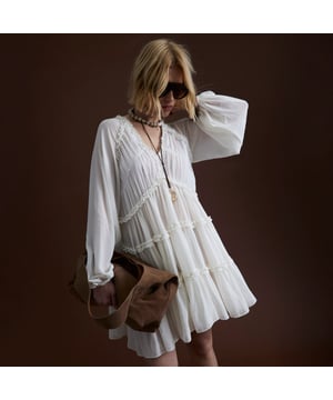 V-neck, Long sleeves, Ruffle detail, Mini lengthAbout the brandFASHION IS OUR DNARiver Island is an icon of the British high street. Inspired by the latest trends and our heritage style archives, we've been serving style and leading trends for over sixty years.We make fashion for real people with real lives, who want to look real good. Because life's a celebration - let's dress for it.
