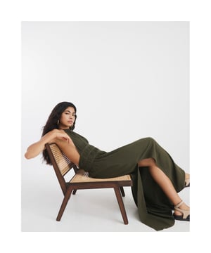 Linen blend fabric, Halter neck, Gathered waist, Tie fastening, Backless, Side split hem, Maxi lengthAbout the brandFASHION IS OUR DNARiver Island is an icon of the British high street. Inspired by the latest trends and our heritage style archives, we've been serving style and leading trends for over sixty years.We make fashion for real people with real lives, who want to look real good. Because life's a celebration - let's dress for it.