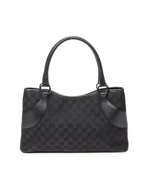 Gucci Bolsas Horizontal Jacquard Tote  Bolso bandolera en Negro Lienzo y Plata hardware. El producto está en en Excelentes Condiciones (A).
  Dimensiones: 35.5x21x6 cm 
  Accesorios incluidos: Dustbag
    
  BrandCo Paris encuentra artículos raros y en las mejores condiciones a precios increíbles. ¡Vale la pena tener paciencia! Compra con confianza: todos los artículos de BrandCo Paris son seleccionados y autenticados cuidadosamente por nuestro equipo de expertos.
  Todos los artículos vienen con un certificado de autenticidad y un embalaje entregado por BrandCo Paris.
  Tabla de clasificación de la condición del artículo
  N (como nuevo)
  AA (perfecto estado)
  A (excelente estado)
  AB (muy buen estado)
  B (bueno/regular)
