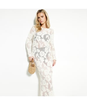 Petite collection, Lace fabric, Crew neckline, Floral print, Long sleeved, Maxi lengthAbout the brandFASHION IS OUR DNARiver Island is an icon of the British high street. Inspired by the latest trends and our heritage style archives, we've been serving style and leading trends for over sixty years.We make fashion for real people with real lives, who want to look real good. Because life's a celebration - let's dress for it.