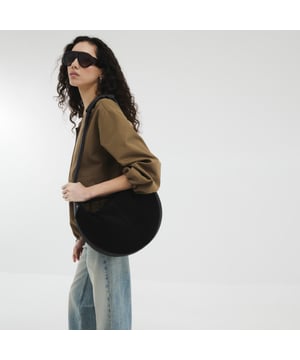 Suede, Shoulder strap, Knot detail, Interior zip pocket, Zip fastening, Handle drop: 31cm, H: 29cm x W: 42cm x D: 7cmAbout the brandFASHION IS OUR DNARiver Island is an icon of the British high street. Inspired by the latest trends and our heritage style archives, we've been serving style and leading trends for over sixty years.We make fashion for real people with real lives, who want to look real good. Because life's a celebration - let's dress for it.