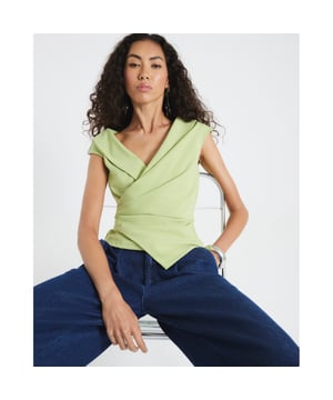 V-neck, Sleeveless, Notch lapels, Draped, Wrap style, Asymmetric hemAbout the brandFASHION IS OUR DNARiver Island is an icon of the British high street. Inspired by the latest trends and our heritage style archives, we've been serving style and leading trends for over sixty years.We make fashion for real people with real lives, who want to look real good. Because life's a celebration - let's dress for it.