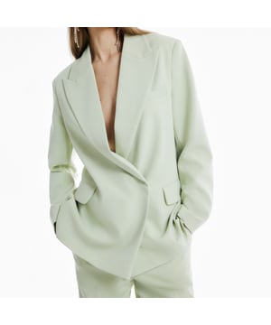 Oversized fit, Single breasted, Notch lapels, Slip pockets, Button fastening, Long sleevesAbout the brandFASHION IS OUR DNARiver Island is an icon of the British high street. Inspired by the latest trends and our heritage style archives, we've been serving style and leading trends for over sixty years.We make fashion for real people with real lives, who want to look real good. Because life's a celebration - let's dress for it.