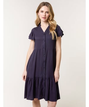 A simple but elegant dress, team with flat strappy sandals and get set to cut a fashionable figure as you soak up the rays!