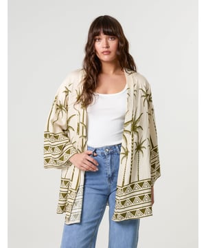 Don't miss out on the opportunity to take your style to the next level with this elegant Kimono. Great for summer days.