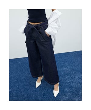 Denim fabric, Cropped, Wide leg, Belted, Belt loops, Side slip pockets, Button and zipped fasteningAbout the brandFASHION IS OUR DNARiver Island is an icon of the British high street. Inspired by the latest trends and our heritage style archives, we've been serving style and leading trends for over sixty years.We make fashion for real people with real lives, who want to look real good. Because life's a celebration - let's dress for it.