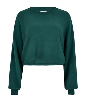 Dieser mittelschwere Pullover hat eine kastenförmige Passform und eine verkürzte Länge. Er wird von einem Rundhalsausschnitt und Fledermausärmeln eingerahmt und ist aus einem elastischen Rippstrick gefertigt.   Kombinieren Sie ihn mit dem passenden Rock für einen mühelosen Freizeitlook.