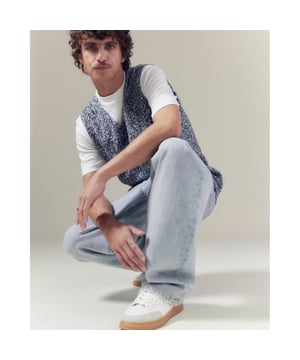 Straight fit, Denim fabric, Belt loops, Classic 5 pockets, Button and zip fasteningAbout the brandFASHION IS OUR DNARiver Island is an icon of the British high street. Inspired by the latest trends and our heritage style archives, we've been serving style and leading trends for over sixty years.We make fashion for real people with real lives, who want to look real good. Because life's a celebration - let's dress for it.