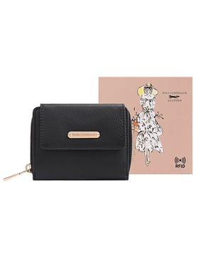 Crafted from soft leather, this elegant purse is designed for both style and function, featuring twin coin sections for easy access and separation. It offers ample card slots, a dedicated note section, and a clear card/ID display window for added convenience. Finished with a sleek brand logo plate on the front, it comes beautifully packaged in a gift box-perfect for yourself or someone special. D:3.4cm W:12.3cm H:9.7cm