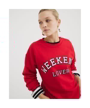 Loose fit, Crew neckline, 'Weekend lover' graphic print, Long sleeves, LightweightAbout the brandFASHION IS OUR DNARiver Island is an icon of the British high street. Inspired by the latest trends and our heritage style archives, we've been serving style and leading trends for over sixty years.We make fashion for real people with real lives, who want to look real good. Because life's a celebration - let's dress for it.
