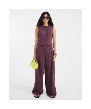 Wide leg, Belt loops, Pockets, Pleated, Concealed zip fasteningAbout the brandFASHION IS OUR DNARiver Island is an icon of the British high street. Inspired by the latest trends and our heritage style archives, we've been serving style and leading trends for over sixty years.We make fashion for real people with real lives, who want to look real good. Because life's a celebration - let's dress for it.