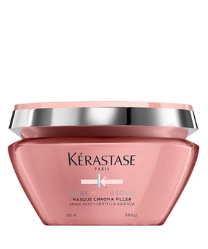 Erleben Sie die transformative Kraft der Kérastase Chroma Absolu Masque Chroma Filler, einer tiefenwirksamen Behandlung für sensibilisiertes und geschädigtes coloriertes Haar. Diese luxuriöse, hellrosefarbene Creme dringt tief ein, reduziert die Porosität und verbessert die allgemeine Haargesundheit. Nach sechs Wochen genießen Sie bis zu 92% erhaltene Farbintensität und 92% stärkere Strähnen mit einer 59%igen Erhöhung des Glanzes. Für beste Ergebnisse eine münzgroße Menge auf handtuchtrockenem Haar auftragen, 5 Minuten einwirken lassen und dann ausspülen. Kérastase engagiert sich für nachhaltige Praktiken, verwendet weniger Jungplastik und recycelt 100% des Wassers.