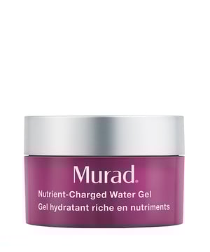 Entdecken Sie die ultimative Hydrationslösung mit dem Nutrient-Charged Water Gel von Murad, einer innovativen ölfreien Formel, die mit fortschrittlicher Cumulative Hydration-Release-Technologie ausgestattet ist. Dieses revolutionäre Gel schließt sofort Feuchtigkeit ein und hält die Hydratation bis zu 5 Tage lang aufrecht. Angereichert mit einer kraftvollen Mischung aus Peptiden, Vitaminen und Mineralien stärkt es die Schutzbarriere Ihrer Haut und lässt diese prall und glatt erscheinen. Ideal zur Behandlung von trockener oder trüber Haut, zur Minimierung feiner Linien und Falten sowie zur Verfeinerung der rauen Hautstruktur. Für die besten Ergebnisse gleichmäßig auf Gesicht, Hals und Dekolleté nach der Reinigung und dem Tonisieren auftragen.