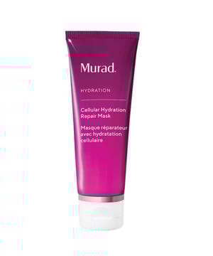 Erleben Sie eine transformative Beauty-Behandlung mit der Cellular Hydration Repair Mask von Murad. Diese beruhigende Nachtmaske ist mit Preiselbeeren-Omegas angereichert, um trockene, rote und raue Haut zu reparieren. Preiselbeer-Samenöl liefert essentielle Fettsäuren, um die Hautbarriere zu stärken. Angereichert mit Hibiskusextrakt sorgt sie für eine schnelle Hydratation, um Feuchtigkeit einzuschließen. Darüber hinaus bietet das beruhigende Kanadische Weidenröschen antioxidative Vorteile. Für optimale Ergebnisse tragen Sie sie über dem Cellular Hydration Barrier Repair Serum an Nächten auf, in denen Ihre Haut zusätzliche Feuchtigkeit benötigt.