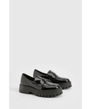 We'll make sure your shoes keep you one stylish step ahead of the crowdWhether you're keeping it simple in sliders, living the high life in heels or joining the fash pack in flatforms, you'll be heading to shoe heaven with our fashion-forward footwear collection. Boots are your day-to-night bestfriend, giving a floral dress&nbsp;that tough twist - add a biker jacket for even more attitude. Find your summer feet in jelly sandals and enjoy balmy nights in block heels.