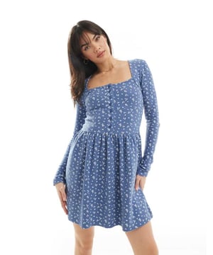 Dresses by ASOS DESIGN Picnic basket: optional Spot design Square neck Partial button placket Long sleeves Regular fitSold By: Asos