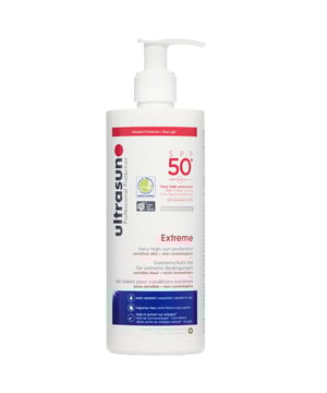 Experience sun safety with Ultrasun Extreme SPF50+, formulated for sensitive skin. This photo-stable sunscreen is ideal for intense sun exposure, providing protection against UVA, UVB, and Infrared A rays. Enriched with antioxidants and vitamins E and B5, it hydrates and nourishes your skin while delivering defense against sun damage. Its lightweight, non-greasy formula is fast-absorbing and suitable for all skin types, including babies. Recommended by dermatologists, it's water-resistant, reef-friendly, vegan, and cruelty-free. Apply 15 minutes before sun exposure for optimal results.