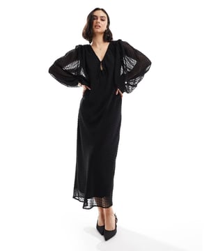 Dresses by ASOS DESIGN The one that goes with everything V-neck Front keyhole Blouson sleeves Tie-back fastening Regular fitSold By: Asos