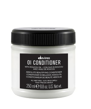 Discover the luxurious Davines OI Conditioner, a rich formula suitable for all hair types. This conditioner offers extraordinary softness, brilliant shine, and body, while speeding up drying time. Enjoy a captivating scent that lingers in your hair. Key benefits include deep nourishment, hydration, and UV protection, resulting in soft, voluminous, and radiant hair. To use, apply to damp hair after OI Shampoo, leave for 2-3 minutes, and rinse. For best results, follow with OI Milk or OI Oil. Enriched with Roucou oil, known for promoting hair growth and restoration.