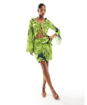 Skirts by Y.A.S Part of a co-ord set Top sold separately High rise Wrap front Tie fastening Mini cut Regular fitSold By: Asos