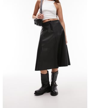 Skirts by Topshop Welcome to the next phase of Topshop Mid rise Seam details Regular fitSold By: Asos
