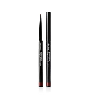 Die ultrafeine Spitze des Eyeliners sorgt für eine unverwechselbare Präzision in der Anwendung und ermöglicht einen perfekt geschwungenen Lidstrich. Die schwerelose Textur gleitet über die Haut und lässt sich spielend leicht auftragen. Das thermosensorische Gel des MicroLiner Ink verwandelt sich bei Hautkontakt in eine tuscheähnliche Textur und ermöglicht somit einen ultrafeinen Lidstrich. Ein Eyeliner für höchste Präzision mit hoher Pigmentierung und langanhaltendem, wasserfestem und mattem Finish, welches bis zu 24 Stunden lang hält. Inspiriert wurde der MicroLiner Ink von den Sumi-Tintenstiften, die in der traditionellen japanischen Kalligrafie verwendet werden. Erhältlich in 5 Farbnuancen. Das Produkt wurde dermatologisch und augenärztlich getestet.