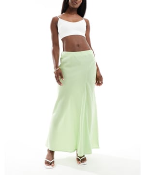 Skirts by Vero Moda To the max Mid rise Elasticated waist Seam details Regular fitSold By: Asos