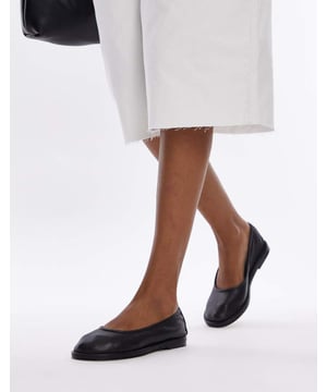 Shoes by Topshop This is Topshop Plain design Slip-on style Round toe Flat soleSold By: Asos