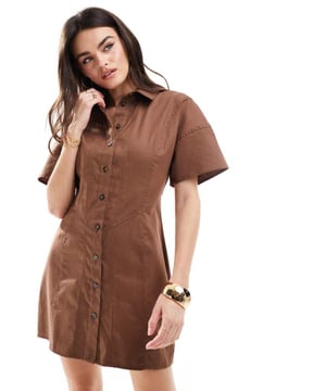 Dresses by ASOS DESIGN POV: you have plans Spread collar Button placket Short sleeves Regular fitSold By: Asos