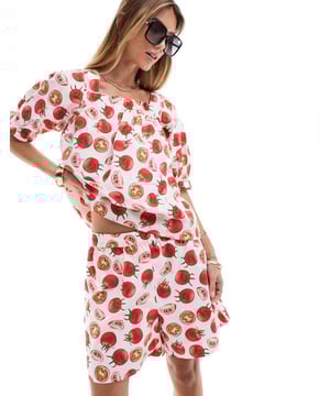 Shorts by Pieces Part of a co-ord set Top sold separately High rise Elasticated waistband Regular fitSold By: Asos