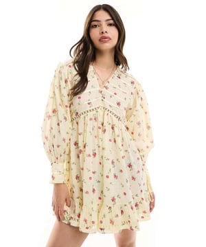 Jumpsuits & Playsuits by ASOS DESIGN Floral design V-neck Button placket Blouson sleeves Lace inserts Regular fitSold By: Asos