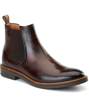 Hergestellt aus geschmeidigem Leder und mit einer Ortholite-Innensohle für zusätzlichen Komfort versehen, wird der Herren-Sussex-Chelsea-Boot von Base London eine vielseitige Ergänzung zu Ihrer smarten Freizeitgarderobe sein.