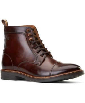 Rugged yet refined, the Plymouth Boot from Base London features supple leather uppers, a soft leather lining, and cushioned Ortholite insole for comfort. With 4 eyelets, 3 ski hooks, and a shallow cleat sole, it's style and grip without the bulk.