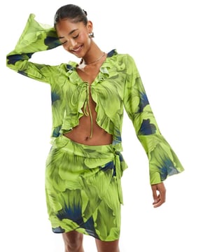 Tops by Y.A.S Part of a co-ord set Skirt sold separately V-neck Tie front Long sleeves Ruffle trims Open front Regular fitSold By: Asos